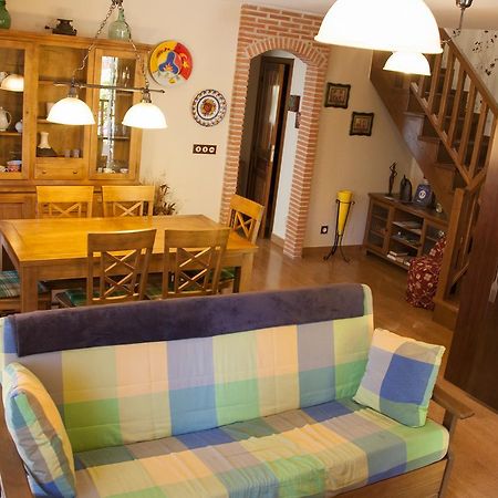 Hostal El Recanto Вега-де-Валькарсе Екстер'єр фото