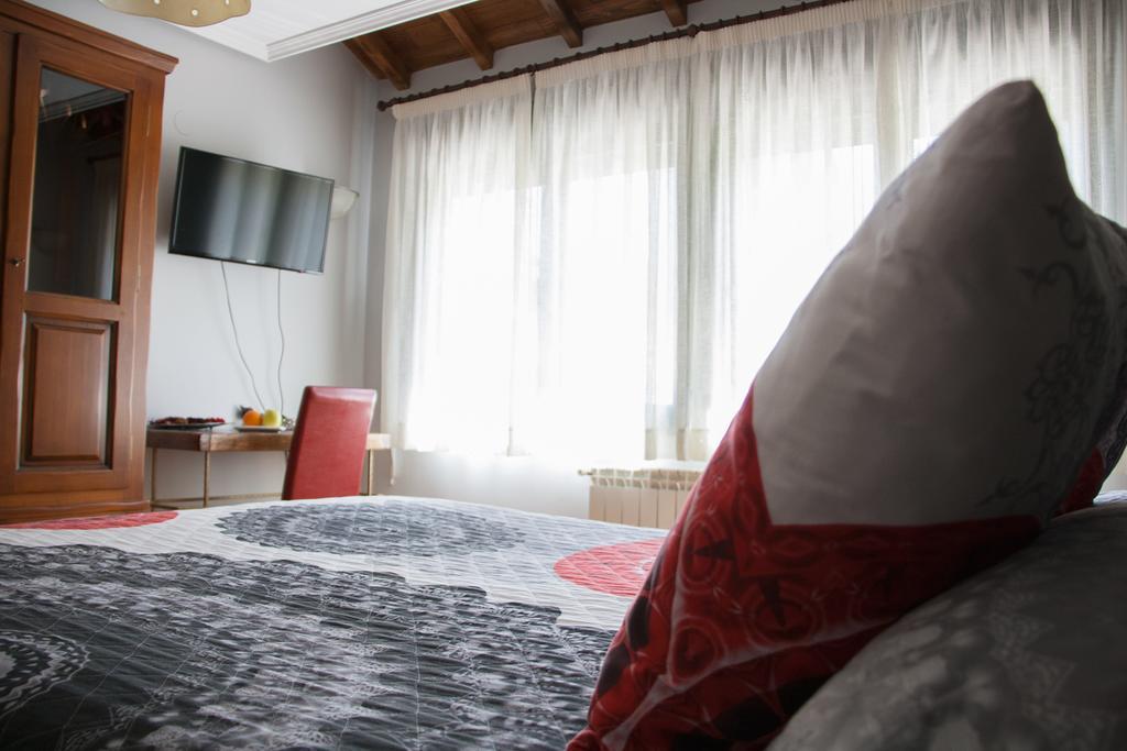 Hostal El Recanto Вега-де-Валькарсе Екстер'єр фото
