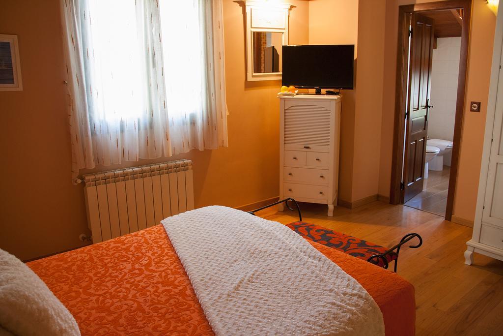 Hostal El Recanto Вега-де-Валькарсе Екстер'єр фото